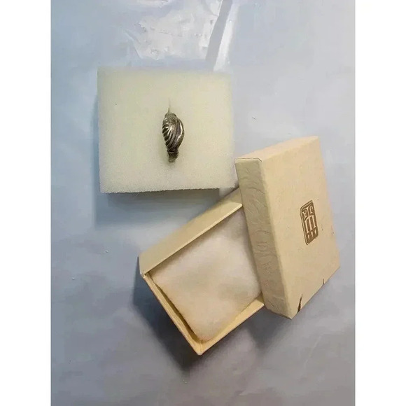 JAMES AVERY RETIRED STERLING SILVER FRIENDSHIP HANDSHAKE RING SIZE 5 - LB-C2457 - Picture 9 of 9